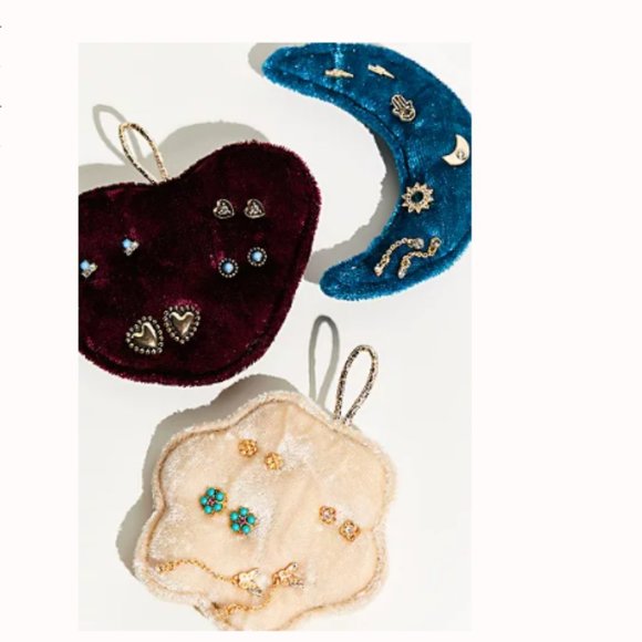 Free People Red Velvet Heart Ornament Stud Earring Gift Set - 4 pair - Picture 10 of 11